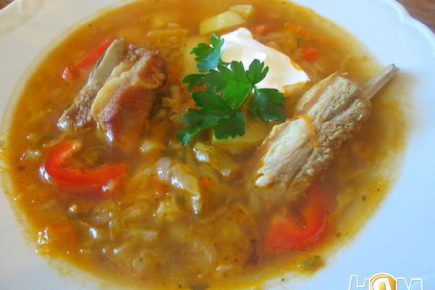 Рецепт щей со свиными ребрами и яблоком