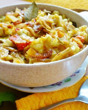 Капустная солянка с беконом и перловкой