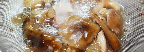 рыбная солянка с грибами и креветками. Шаг 5