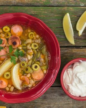 Сборная солянка с грудинкой, курицей и сосисками