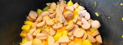 солянка из капусты с сосисками и помидор в мультиварке. Шаг 6