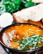 Харчо с кинзой и лимонным соком