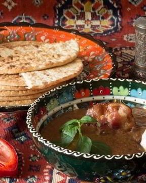 Суп-пюре из фасоли с беконом и черносливом