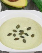 Суп-пюре из огурцов и авокадо