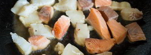 томатный суп-пюре с лососем и треской. Шаг 11