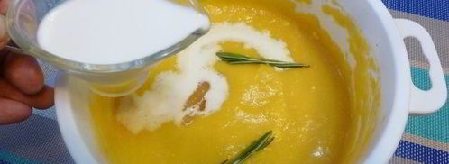 тыквенный суп-пюре с чесноком и розмарином. Шаг 5