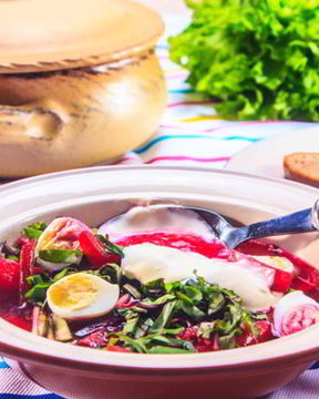 Холодный свекольник с ботвой