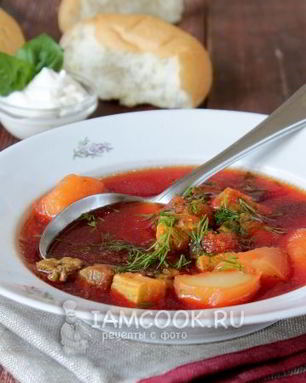 Классический горячий свекольник со свининой