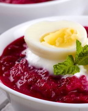 Свекольник на йогурте с мятой