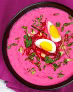 Свекольник на кефире с редисом и салатом