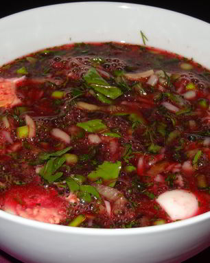 Свекольник с рукколой на квасе