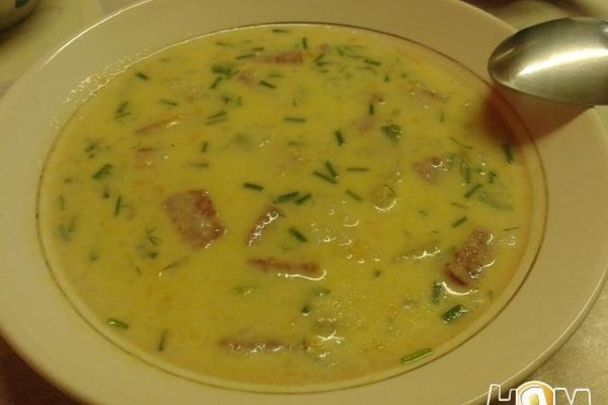 Рецепт сырного супа с колбасой