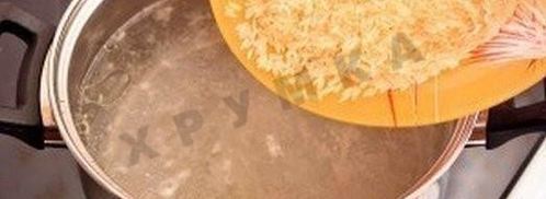 сырный суп с курицей и плавленным сыром и рисом. Шаг 3