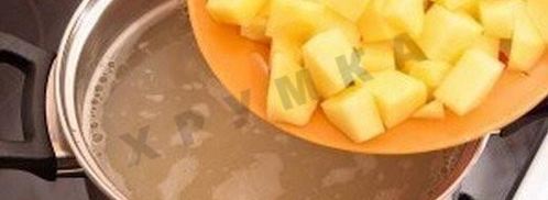 сырный суп с курицей и плавленным сыром и рисом. Шаг 4