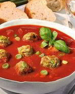 Томатный суп с фрикадельками и итальянскими травами