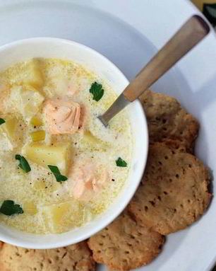 Уха из форели по-фински со сливками и овощами