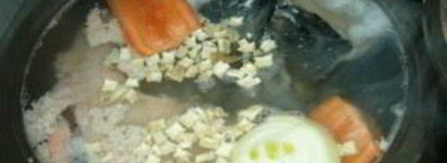 уха из семги с помидорами. Шаг 3