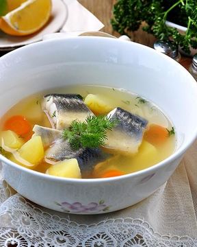 Уха на курином бульоне