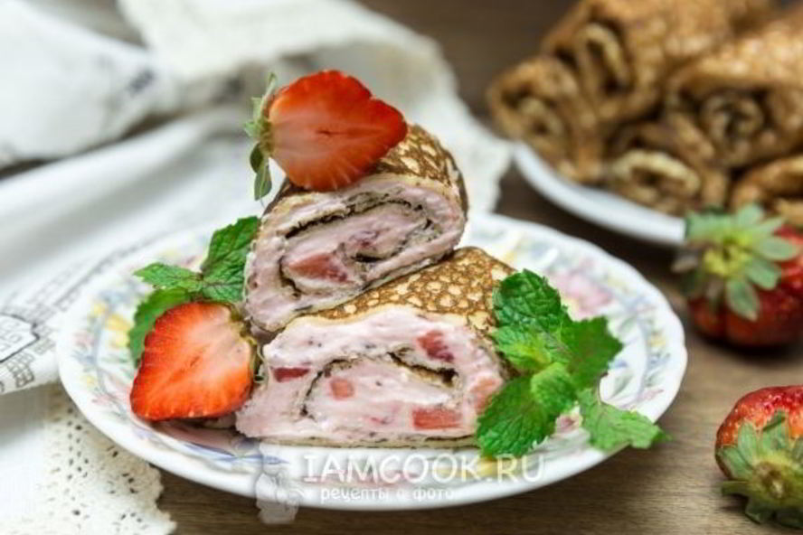 Рецепт блинчиков с творогом и клубникой