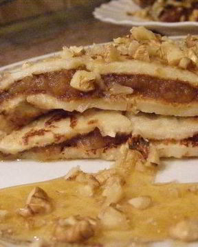 Блины с медом и орехами