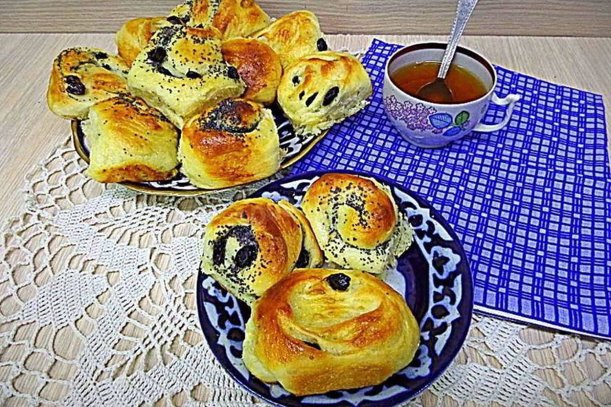 Рецепт булочек с изюмом и маком на сдобном тесте