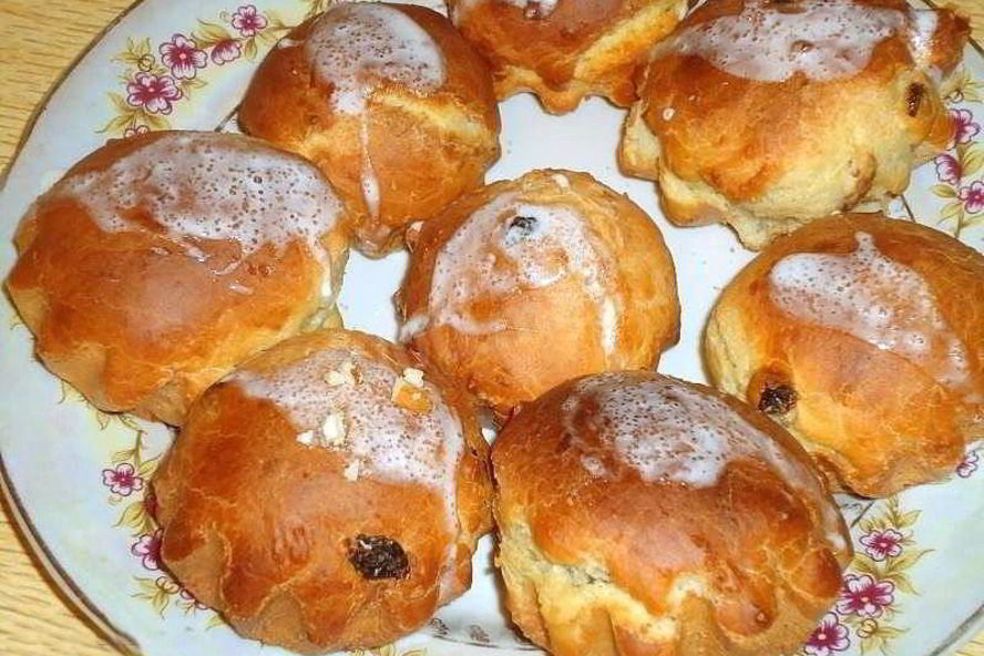 Рецепт булочек с изюмом из дрожжевого теста