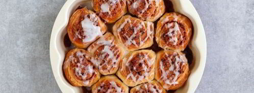 булочки с корицей из слоеного теста. Шаг 14