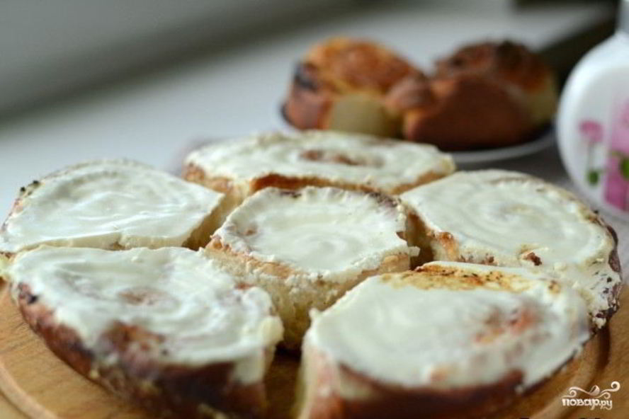 Рецепт булочек с творогом в сметанной заливке