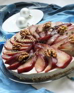 Чизкейк с голубым сыром и пьяной грушей