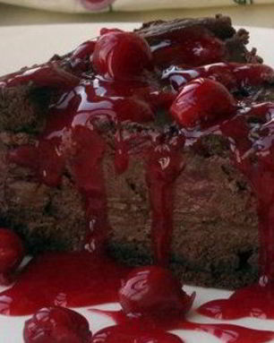 Чизкейк с шоколадом и вишней