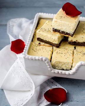 Сыромак — творожный чизкейк с маковой начинкой