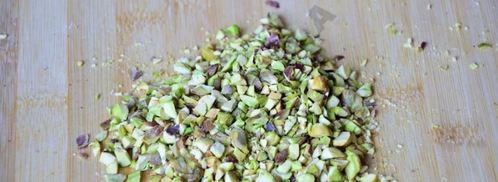 капкейки с белым шоколадом и фисташками. Шаг 8