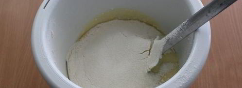 кекс с марципаном и красной смородиной. Шаг 3