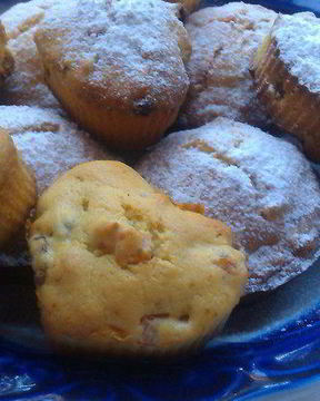 Кексики с изюмом и курагой