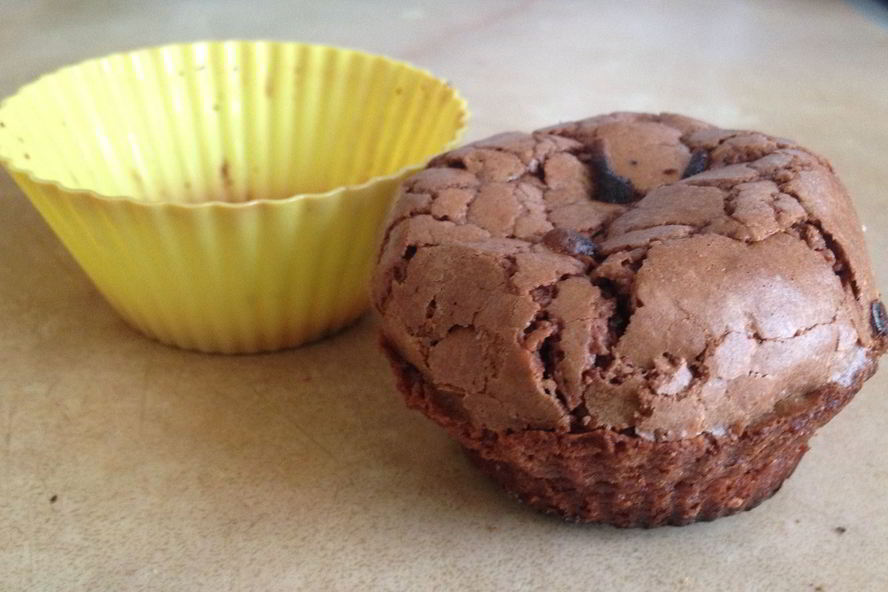 Рецепт кексов из горького шоколада с начинкой