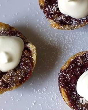 Хлебные кексики с клубникой