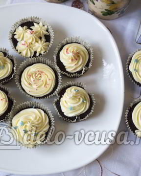 Шоколадные капкейки с кремом