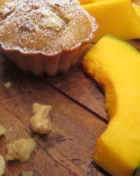 Тыквенные кексы с корицей и орехами