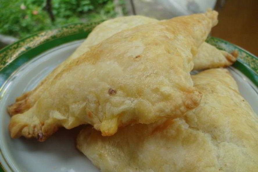 Рецепт быстрых слоеных хачапури с сыром