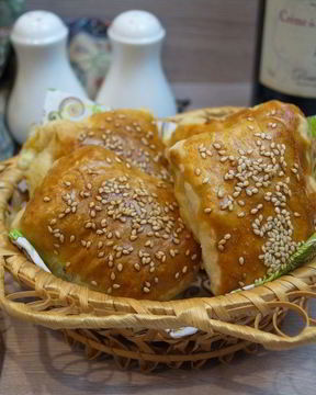 Хачапури из бездрожжевого слоеного теста