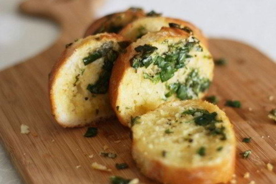 Рецепт багета с чесноком