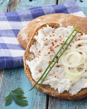 Хлеб со смальцем