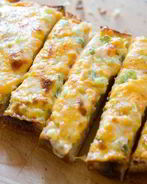 Хлеб, запеченный с сыром