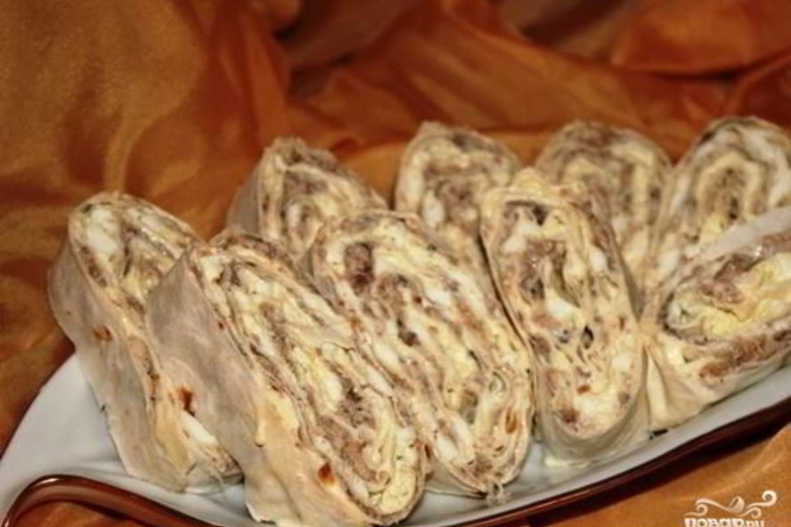 Рецепт лаваша с сайрой, яйцами и сыром