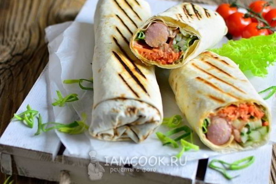 Рецепт сосиски в лаваше с корейской морковкой