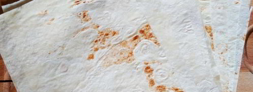 трубочки из лаваша, запеченные в соусе. Шаг 3