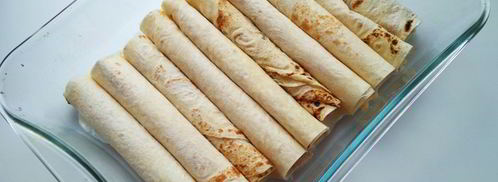 трубочки из лаваша, запеченные в соусе. Шаг 8