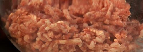 кефта из баранины на лепешке с кунжутом. Шаг 3