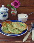 Лепешки с зеленью на сковороде