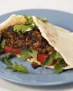 Пита с фасолевыми котлетами